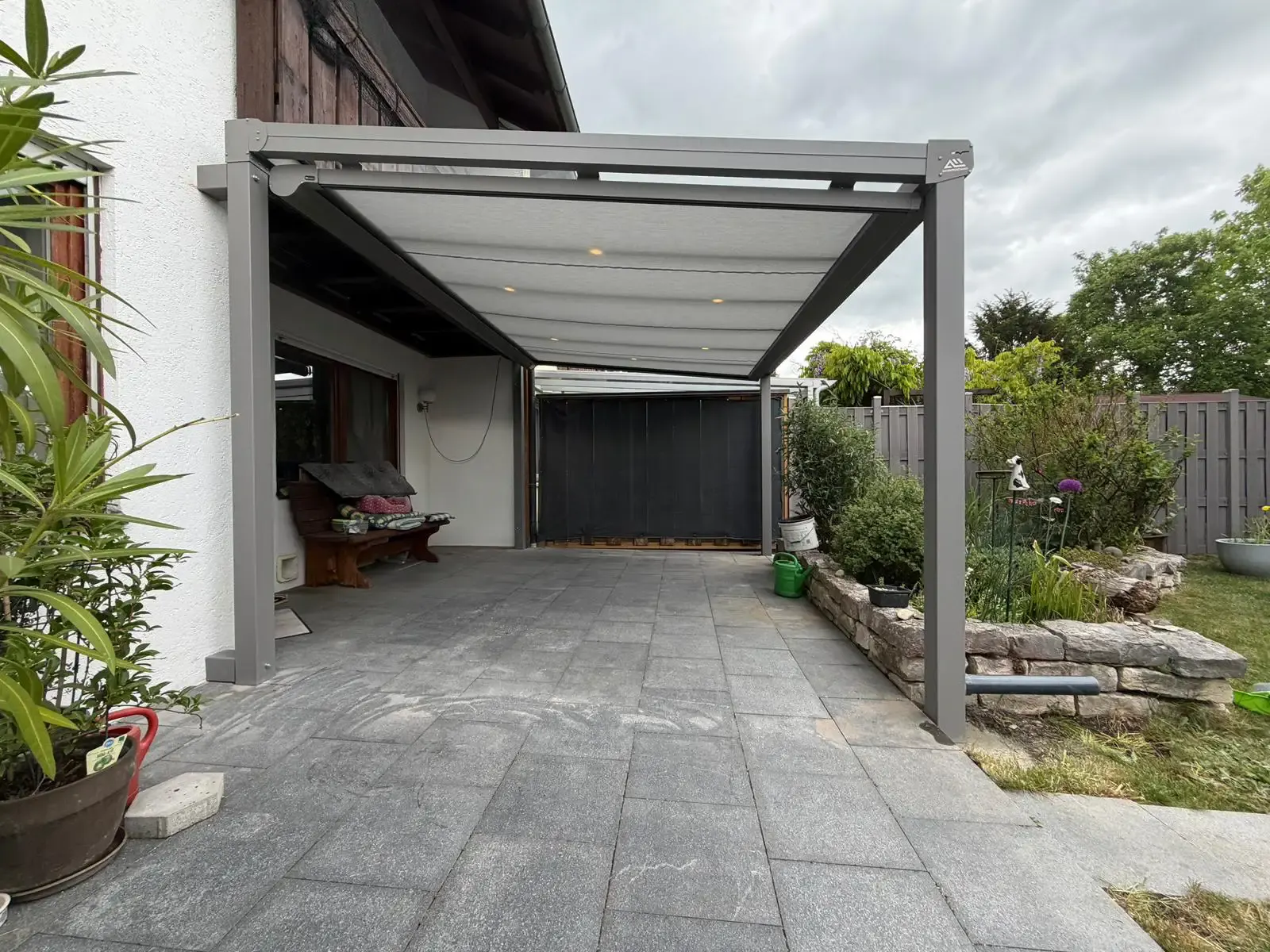 Freistehende Terrassenüberdachung in Kaufering mit Glasdach